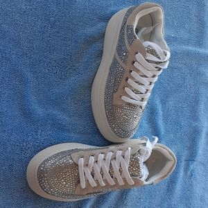 Brand new Steve Madden sneakers
